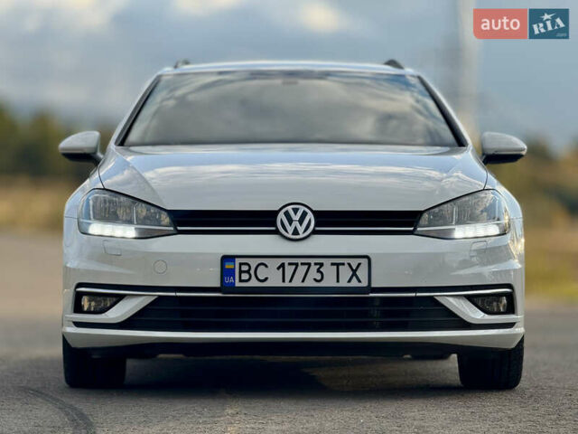 Белый Фольксваген Гольф, объемом двигателя 2 л и пробегом 230 тыс. км за 16800 $, фото 18 на Automoto.ua