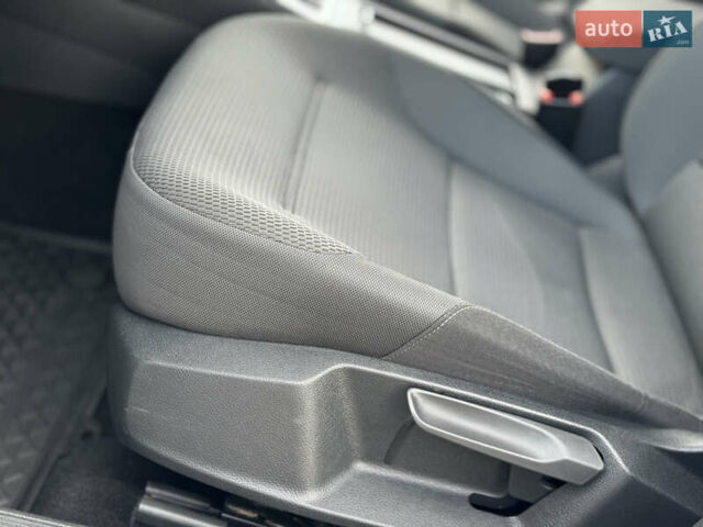 Белый Фольксваген Гольф, объемом двигателя 2 л и пробегом 230 тыс. км за 16800 $, фото 68 на Automoto.ua