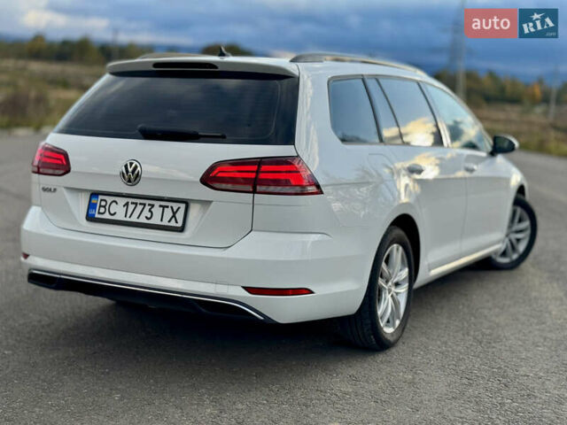 Белый Фольксваген Гольф, объемом двигателя 2 л и пробегом 230 тыс. км за 16800 $, фото 45 на Automoto.ua