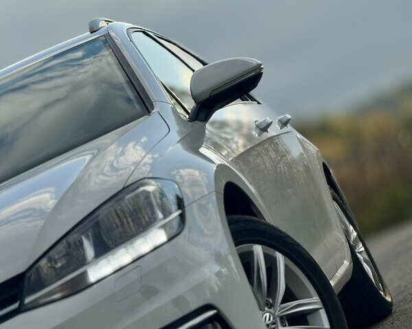 Белый Фольксваген Гольф, объемом двигателя 2 л и пробегом 230 тыс. км за 16800 $, фото 16 на Automoto.ua