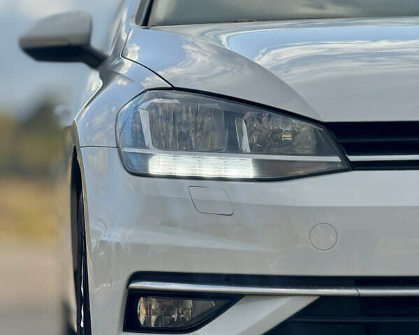 Белый Фольксваген Гольф, объемом двигателя 2 л и пробегом 230 тыс. км за 16800 $, фото 20 на Automoto.ua