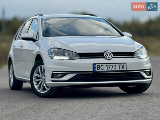 Белый Фольксваген Гольф, объемом двигателя 2 л и пробегом 230 тыс. км за 16800 $, фото 1 на Automoto.ua