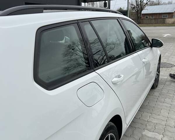 Белый Фольксваген Гольф, объемом двигателя 1.97 л и пробегом 261 тыс. км за 14900 $, фото 23 на Automoto.ua