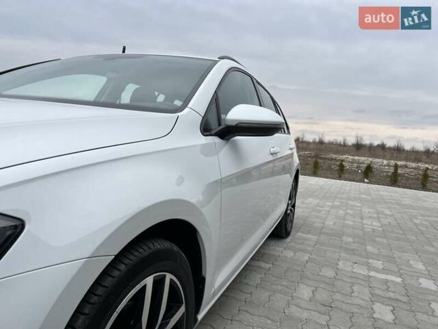 Белый Фольксваген Гольф, объемом двигателя 1.97 л и пробегом 261 тыс. км за 14900 $, фото 28 на Automoto.ua