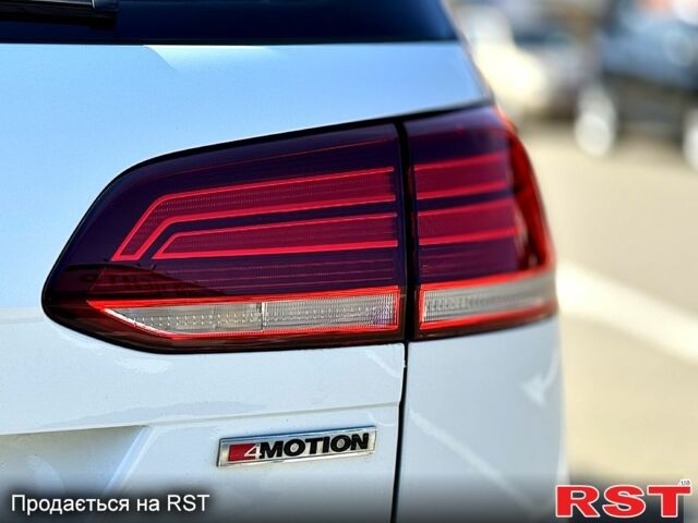 Белый Фольксваген Гольф, объемом двигателя 1.8 л и пробегом 176 тыс. км за 22322 $, фото 8 на Automoto.ua