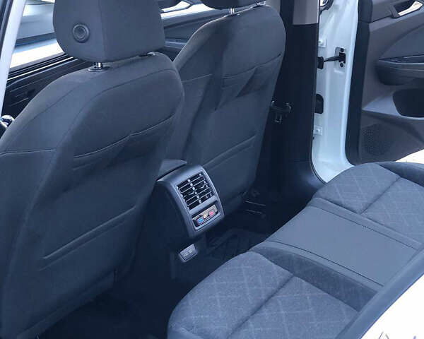 Білий Фольксваген Гольф, об'ємом двигуна 2 л та пробігом 250 тис. км за 16400 $, фото 23 на Automoto.ua