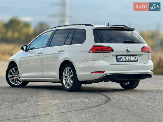Белый Фольксваген Гольф, объемом двигателя 2 л и пробегом 230 тыс. км за 16800 $, фото 24 на Automoto.ua