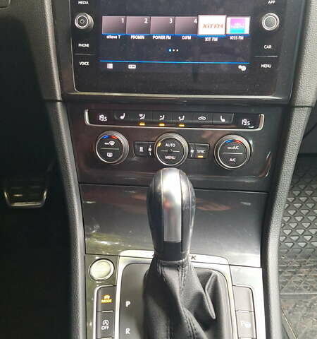 Белый Фольксваген Гольф, объемом двигателя 1.97 л и пробегом 298 тыс. км за 18500 $, фото 21 на Automoto.ua