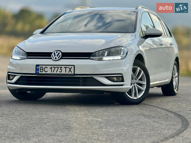 Белый Фольксваген Гольф, объемом двигателя 2 л и пробегом 230 тыс. км за 16800 $, фото 10 на Automoto.ua