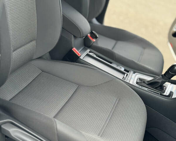 Белый Фольксваген Гольф, объемом двигателя 2 л и пробегом 230 тыс. км за 16800 $, фото 73 на Automoto.ua