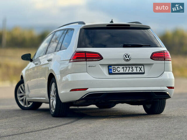 Белый Фольксваген Гольф, объемом двигателя 2 л и пробегом 230 тыс. км за 16800 $, фото 23 на Automoto.ua