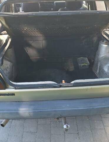 Бежевый Фольксваген Гольф, объемом двигателя 1.59 л и пробегом 100 тыс. км за 1100 $, фото 14 на Automoto.ua