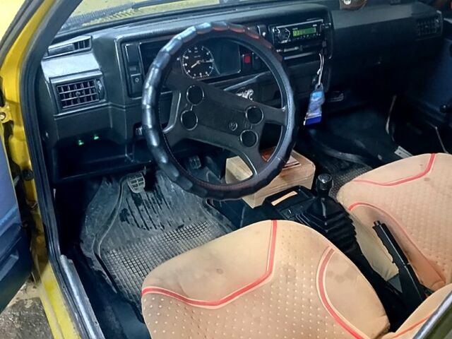 Бежевый Фольксваген Гольф, объемом двигателя 1.6 л и пробегом 293 тыс. км за 1850 $, фото 4 на Automoto.ua