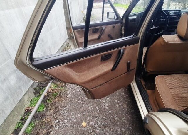 Бежевий Фольксваген Гольф, об'ємом двигуна 1.6 л та пробігом 2 тис. км за 1750 $, фото 6 на Automoto.ua