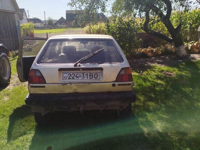 Бежевый Фольксваген Гольф, объемом двигателя 1.6 л и пробегом 376 тыс. км за 1050 $, фото 1 на Automoto.ua