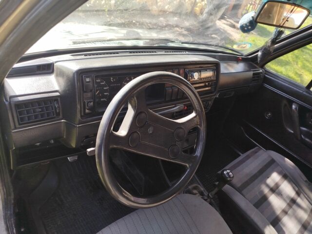 Бежевый Фольксваген Гольф, объемом двигателя 1.6 л и пробегом 376 тыс. км за 1050 $, фото 4 на Automoto.ua