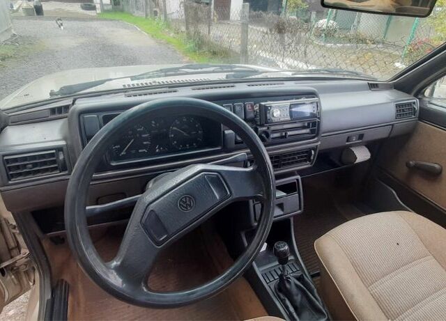 Бежевий Фольксваген Гольф, об'ємом двигуна 1.6 л та пробігом 2 тис. км за 1750 $, фото 10 на Automoto.ua