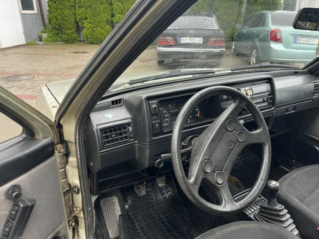 Бежевый Фольксваген Гольф, объемом двигателя 1.8 л и пробегом 300 тыс. км за 990 $, фото 13 на Automoto.ua