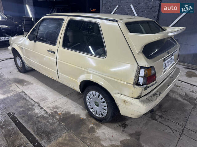 Бежевый Фольксваген Гольф, объемом двигателя 1.8 л и пробегом 200 тыс. км за 800 $, фото 4 на Automoto.ua