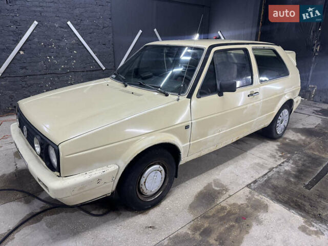 Бежевый Фольксваген Гольф, объемом двигателя 1.8 л и пробегом 200 тыс. км за 800 $, фото 3 на Automoto.ua