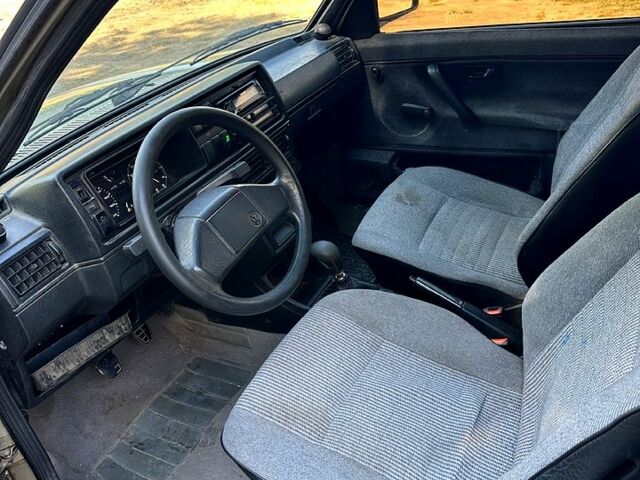 Бежевий Фольксваген Гольф, об'ємом двигуна 1.6 л та пробігом 349 тис. км за 950 $, фото 8 на Automoto.ua