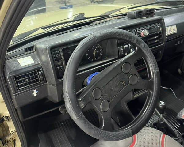 Бежевый Фольксваген Гольф, объемом двигателя 1.8 л и пробегом 200 тыс. км за 800 $, фото 12 на Automoto.ua