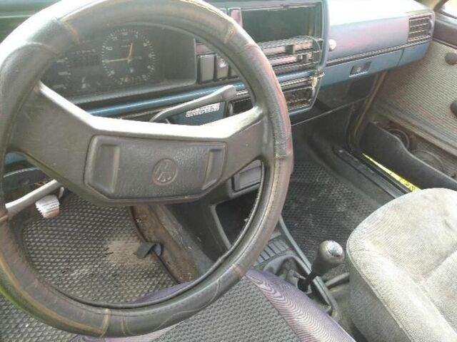 Бежевый Фольксваген Гольф, объемом двигателя 1.9 л и пробегом 300 тыс. км за 836 $, фото 2 на Automoto.ua