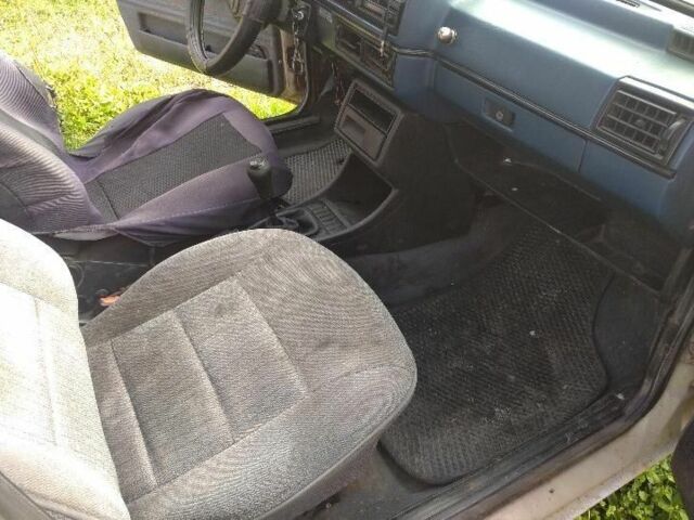 Бежевый Фольксваген Гольф, объемом двигателя 1.9 л и пробегом 300 тыс. км за 836 $, фото 6 на Automoto.ua