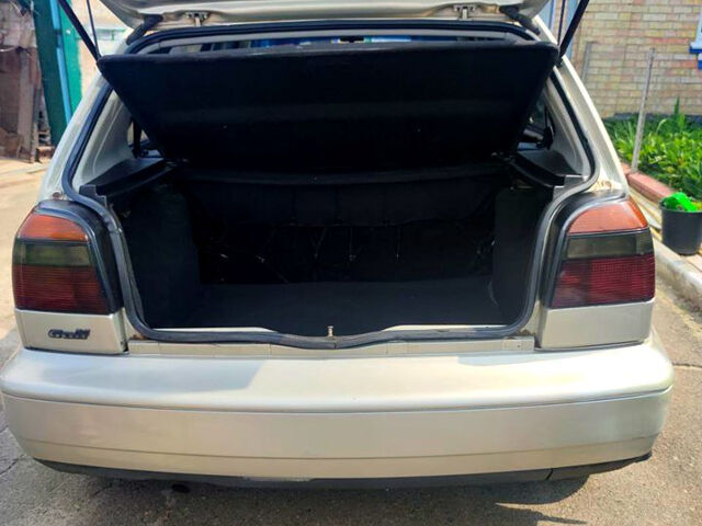 Бежевый Фольксваген Гольф, объемом двигателя 1.8 л и пробегом 231 тыс. км за 2500 $, фото 4 на Automoto.ua