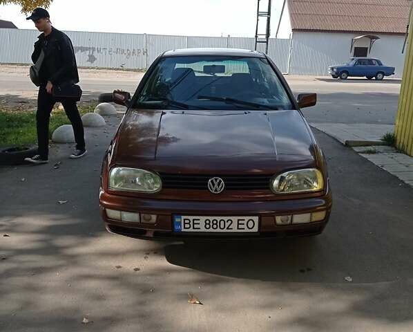 Бежевый Фольксваген Гольф, объемом двигателя 1.8 л и пробегом 250 тыс. км за 2100 $, фото 1 на Automoto.ua