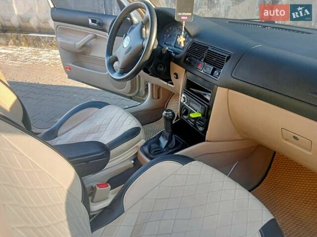 Бежевый Фольксваген Гольф, объемом двигателя 1.39 л и пробегом 276 тыс. км за 4200 $, фото 1 на Automoto.ua