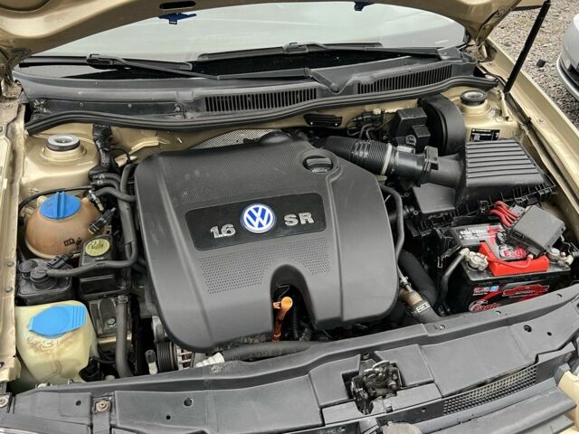 Бежевый Фольксваген Гольф, объемом двигателя 1.6 л и пробегом 292 тыс. км за 2950 $, фото 11 на Automoto.ua