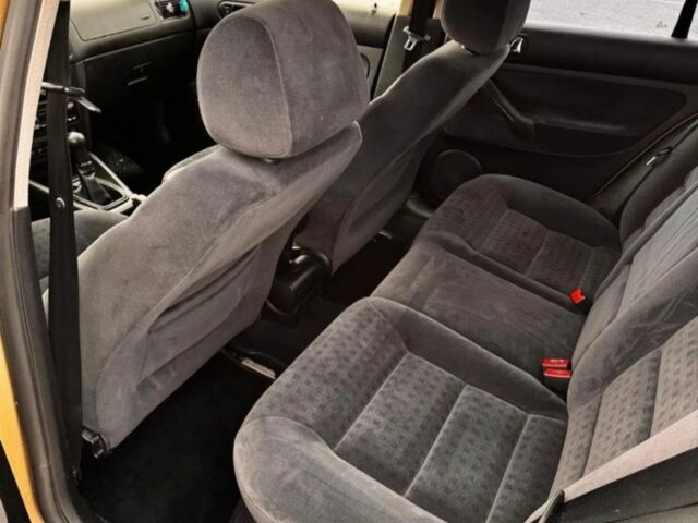 Бежевый Фольксваген Гольф, объемом двигателя 1.9 л и пробегом 311 тыс. км за 1200 $, фото 6 на Automoto.ua