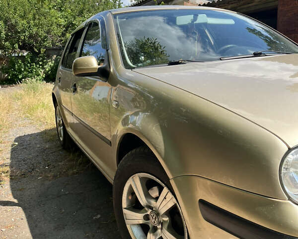 Бежевый Фольксваген Гольф, объемом двигателя 1.39 л и пробегом 238 тыс. км за 3800 $, фото 3 на Automoto.ua