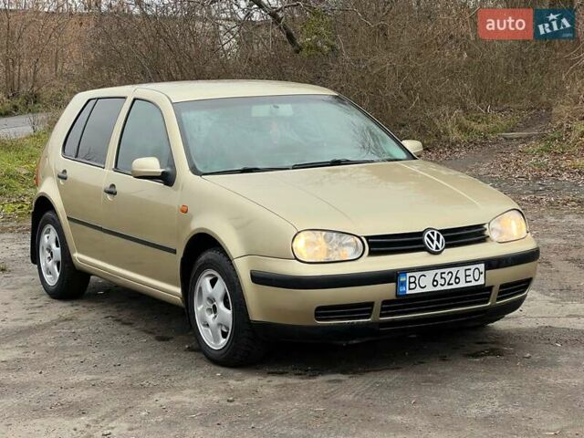 Бежевый Фольксваген Гольф, объемом двигателя 1.6 л и пробегом 292 тыс. км за 2950 $, фото 3 на Automoto.ua