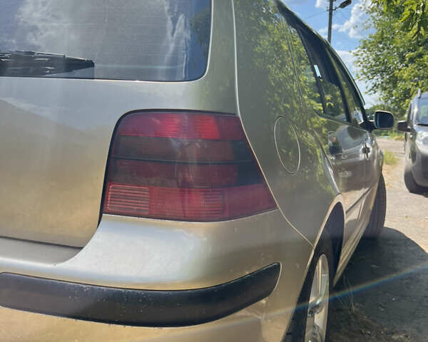 Бежевый Фольксваген Гольф, объемом двигателя 1.39 л и пробегом 238 тыс. км за 3800 $, фото 6 на Automoto.ua