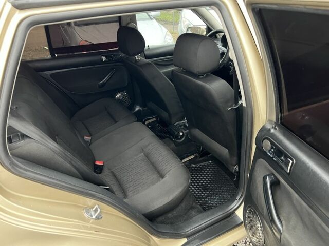 Бежевый Фольксваген Гольф, объемом двигателя 1.6 л и пробегом 292 тыс. км за 2950 $, фото 8 на Automoto.ua