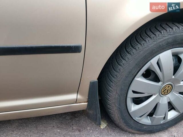 Бежевый Фольксваген Гольф, объемом двигателя 1.6 л и пробегом 179 тыс. км за 4600 $, фото 3 на Automoto.ua