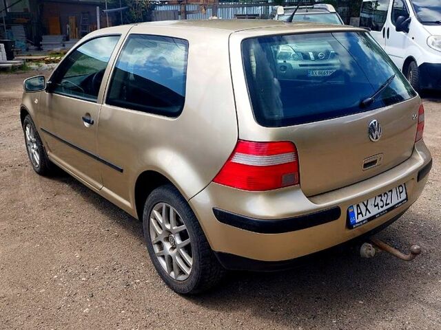 Бежевий Фольксваген Гольф, об'ємом двигуна 2 л та пробігом 338 тис. км за 4150 $, фото 1 на Automoto.ua