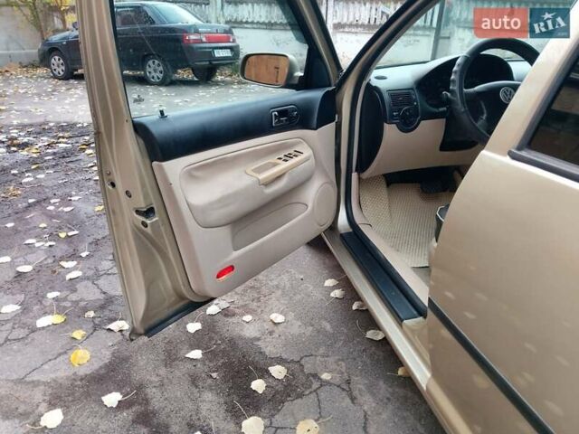 Бежевый Фольксваген Гольф, объемом двигателя 1.6 л и пробегом 179 тыс. км за 4600 $, фото 17 на Automoto.ua