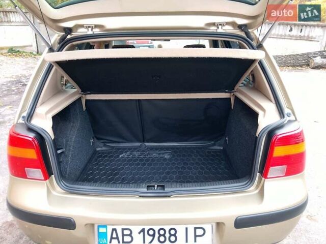 Бежевый Фольксваген Гольф, объемом двигателя 1.6 л и пробегом 179 тыс. км за 4600 $, фото 4 на Automoto.ua