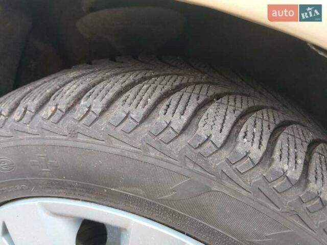 Бежевый Фольксваген Гольф, объемом двигателя 1.6 л и пробегом 179 тыс. км за 4600 $, фото 12 на Automoto.ua