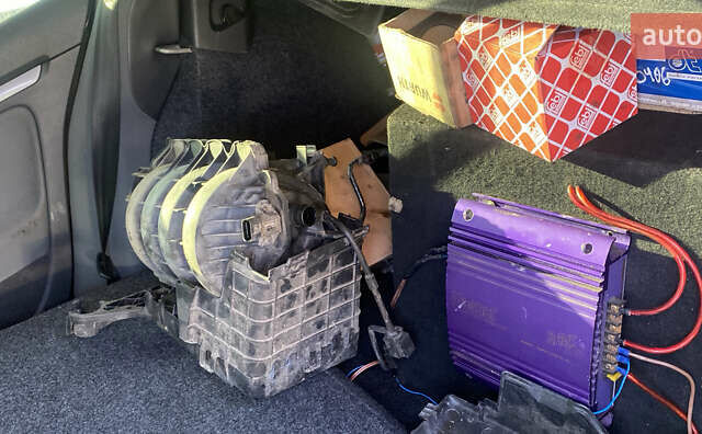 Бежевый Фольксваген Гольф, объемом двигателя 1.39 л и пробегом 151 тыс. км за 3600 $, фото 7 на Automoto.ua