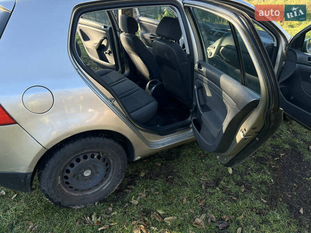 Бежевый Фольксваген Гольф, объемом двигателя 1.39 л и пробегом 251 тыс. км за 3900 $, фото 7 на Automoto.ua