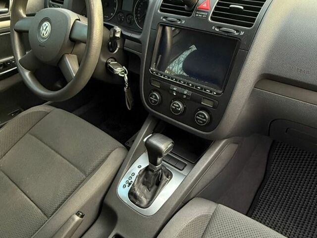 Бежевый Фольксваген Гольф, объемом двигателя 1.6 л и пробегом 230 тыс. км за 5700 $, фото 2 на Automoto.ua