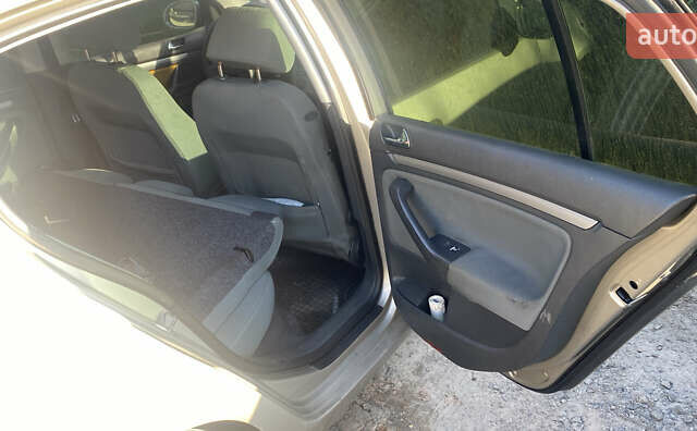 Бежевый Фольксваген Гольф, объемом двигателя 1.39 л и пробегом 151 тыс. км за 3600 $, фото 15 на Automoto.ua