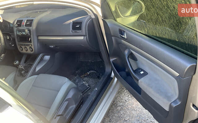 Бежевый Фольксваген Гольф, объемом двигателя 1.39 л и пробегом 151 тыс. км за 3600 $, фото 14 на Automoto.ua