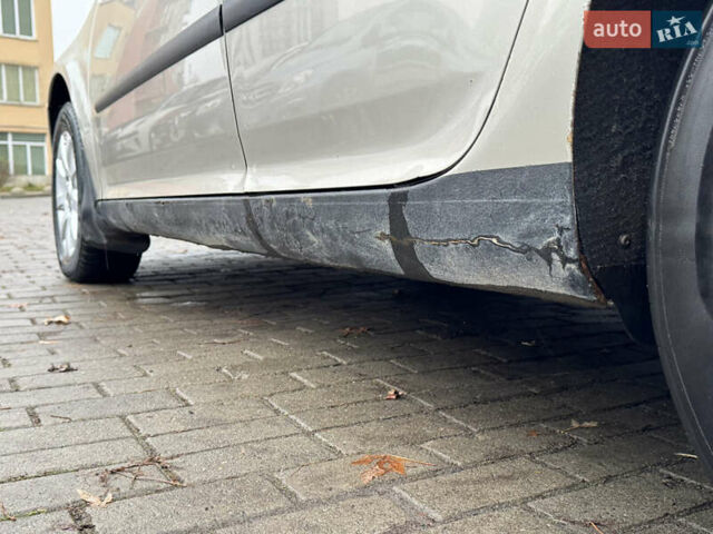 Бежевый Фольксваген Гольф, объемом двигателя 1.9 л и пробегом 285 тыс. км за 4650 $, фото 14 на Automoto.ua