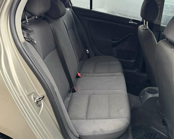 Бежевый Фольксваген Гольф, объемом двигателя 1.9 л и пробегом 285 тыс. км за 4650 $, фото 15 на Automoto.ua