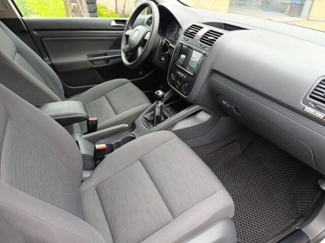 Бежевый Фольксваген Гольф, объемом двигателя 1.6 л и пробегом 213 тыс. км за 4999 $, фото 18 на Automoto.ua